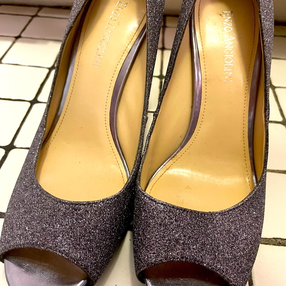 Enzo size 7 heels